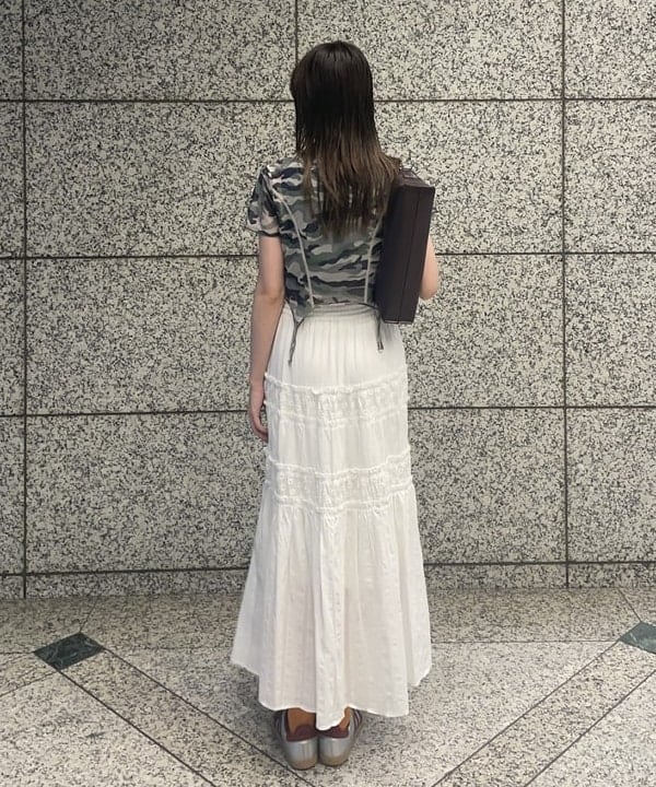 加歩さんの「BEAMS WOMEN｜カモフラ パターン ガーターベルト トップス」を使ったコーディネート