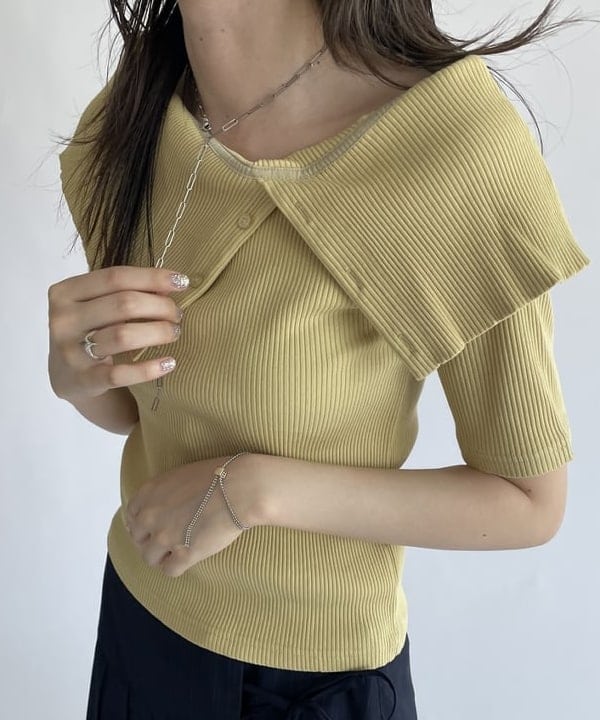 加歩さんの「BEAMS WOMEN｜ビッグカラー オフショルダー Tシャツ」を使ったコーディネート