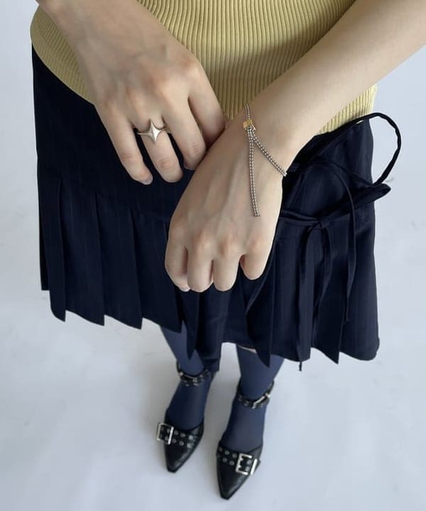 加歩さんの「BEAMS WOMEN｜ビッグカラー オフショルダー Tシャツ」を使ったコーディネート