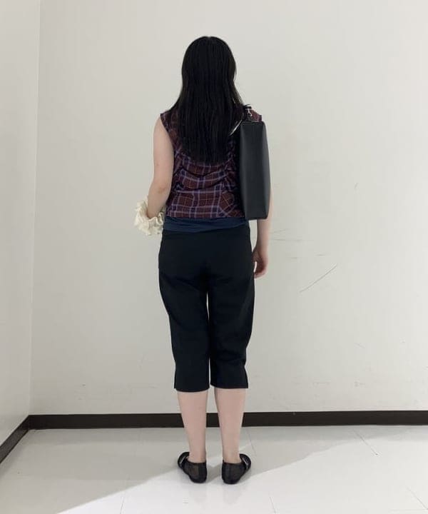 晶さんの「BEAMS WOMEN｜チェック ギャザー ノースリーブ ブラウス」を使ったコーディネート