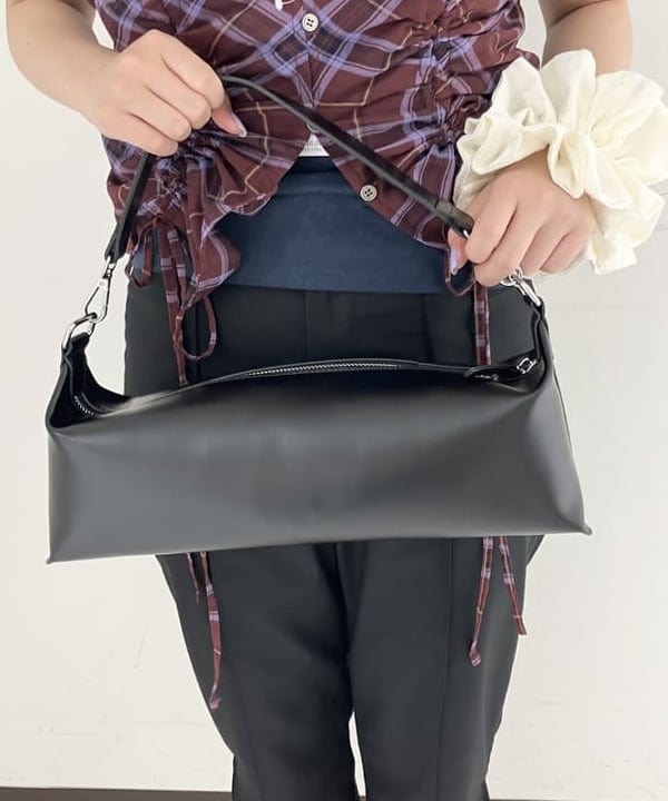 晶さんの「BEAMS WOMEN｜チェック ギャザー ノースリーブ ブラウス」を使ったコーディネート