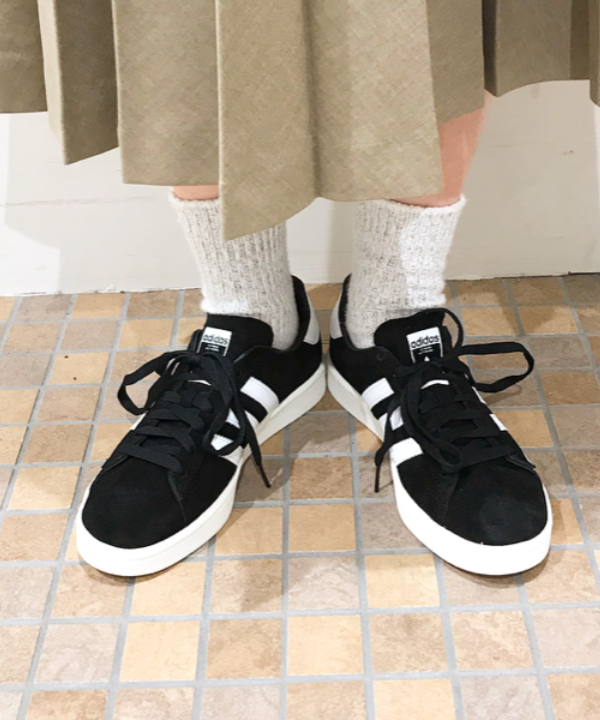 MAYURIさんの「BEAMS WOMEN｜BEAMS BOY / ラメ リブ クルー ソックス NEW」を使ったコーディネート