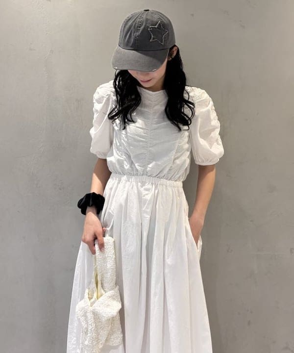 松田 陽茉莉さんの「BEAMS WOMEN｜ne Quittez pas / ドビー シャーリング ワンピース」を使ったコーディネート