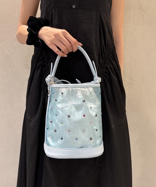 松田 陽茉莉さんの「BEAMS WOMEN｜サテン ドロスト キャミワンピース」を使ったコーディネート