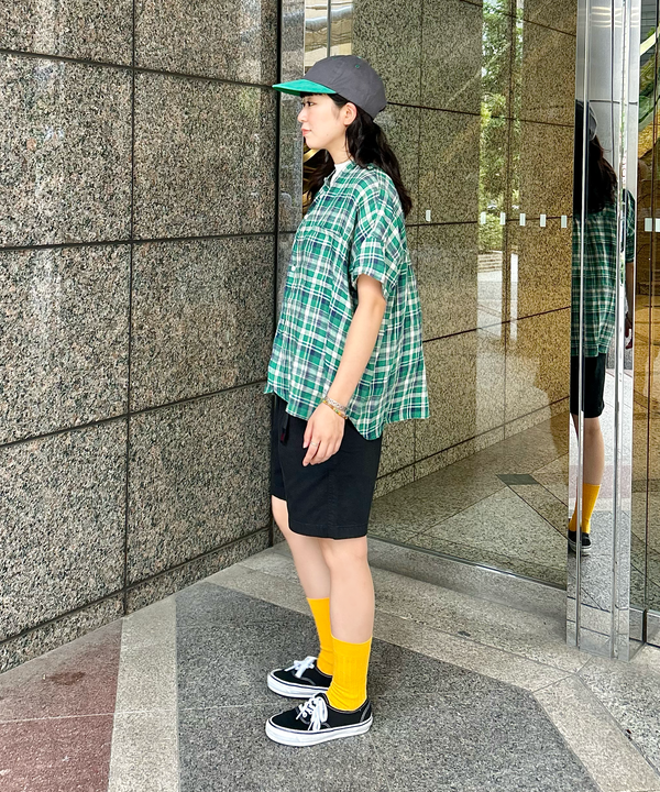 ばるたんさんの「BEAMS WOMEN｜ハンド ライティング Tシャツ」を使ったコーディネート