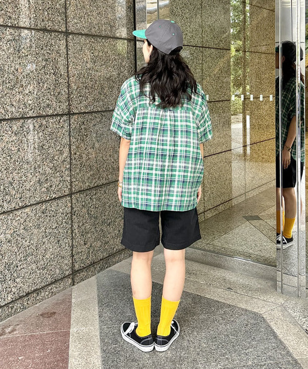 ばるたんさんの「BEAMS WOMEN｜ハンド ライティング Tシャツ」を使ったコーディネート