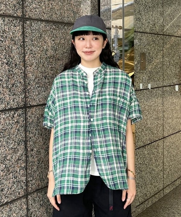 ばるたんさんの「BEAMS WOMEN｜ハンド ライティング Tシャツ」を使ったコーディネート