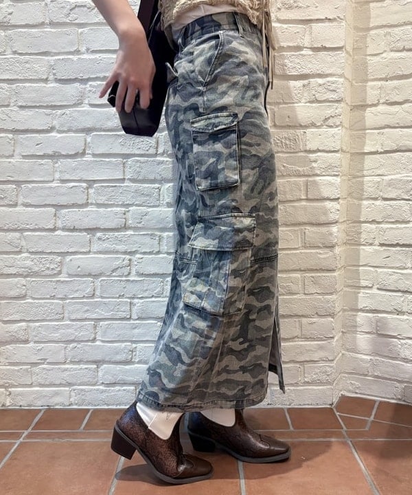 はっとりさんの「BEAMS WOMEN｜カーゴ ポケット タイト スカート」を使ったコーディネート