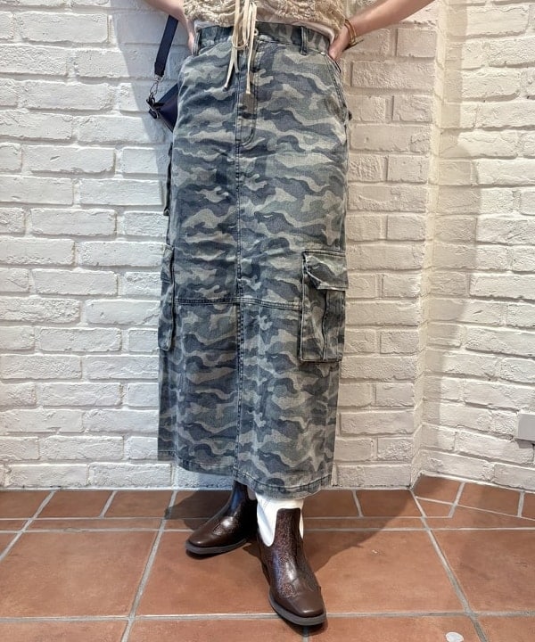 はっとりさんの「BEAMS WOMEN｜カーゴ ポケット タイト スカート」を使ったコーディネート