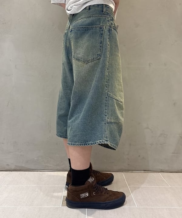 りりさんの「BEAMS WOMEN｜5ポケット クウォーターレングス ワイドデニム」を使ったコーディネート