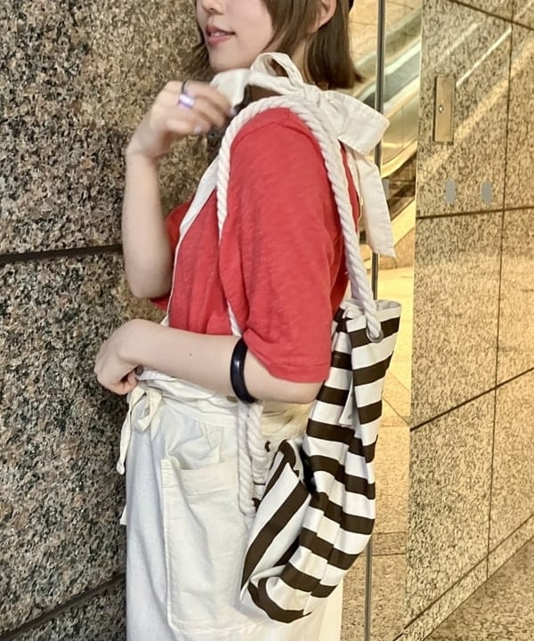 小原 もこさんの「BEAMS WOMEN｜【別注】Healthknit / ソフト スラブ Tシャツ」を使ったコーディネート