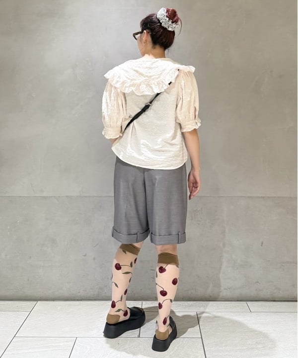 庭野 優紀さんの「BEAMS WOMEN｜メッシュ シャイニー バッグ」を使ったコーディネート