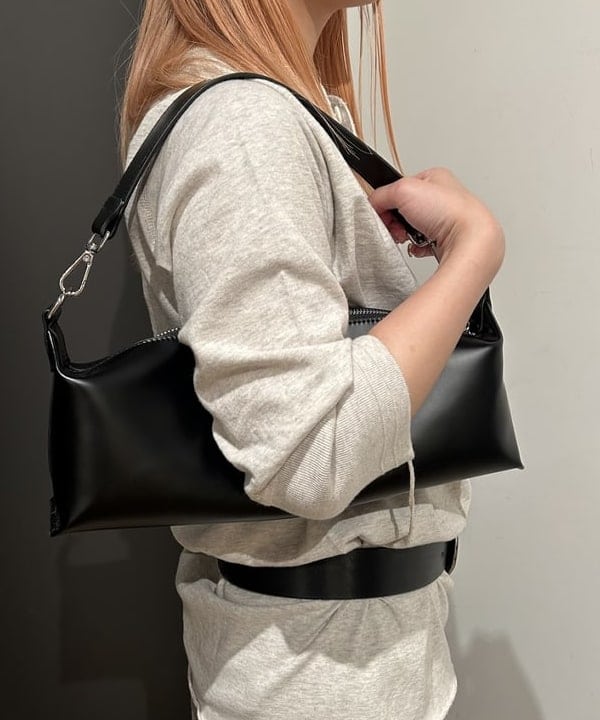 ando naoさんの「BEAMS WOMEN｜ワイド 2WAY バッグ」を使ったコーディネート