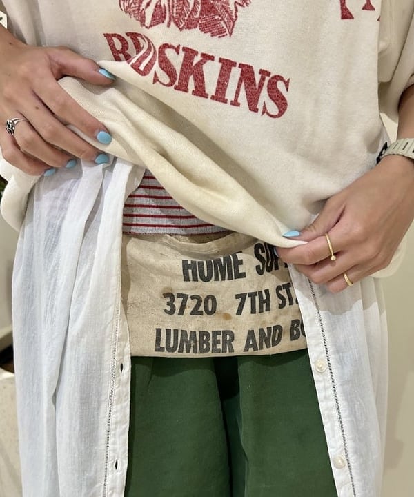 MATSUMOTO AMIさんの「BEAMS WOMEN｜ヴィンテージ レース ノースリーブ ワンピース」を使ったコーディネート