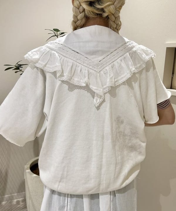 MATSUMOTO AMIさんの「BEAMS WOMEN｜ヴィンテージ レース ノースリーブ ワンピース」を使ったコーディネート