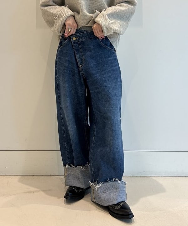 ando naoさんの「BEAMS WOMEN｜【別注】Lee &times; maturely / デニム アシメ パンツ」を使ったコーディネート