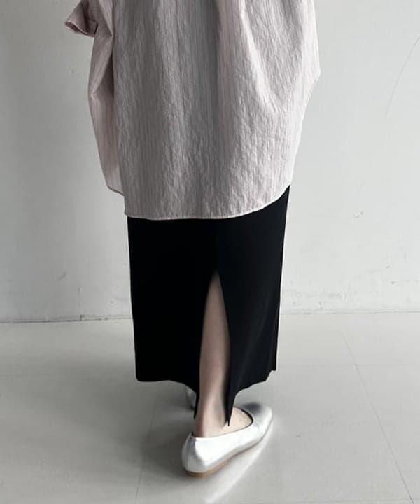 大浦 栞さんの「BEAMS WOMEN｜AK+1 / シアー ストライプ シャツ」を使ったコーディネート