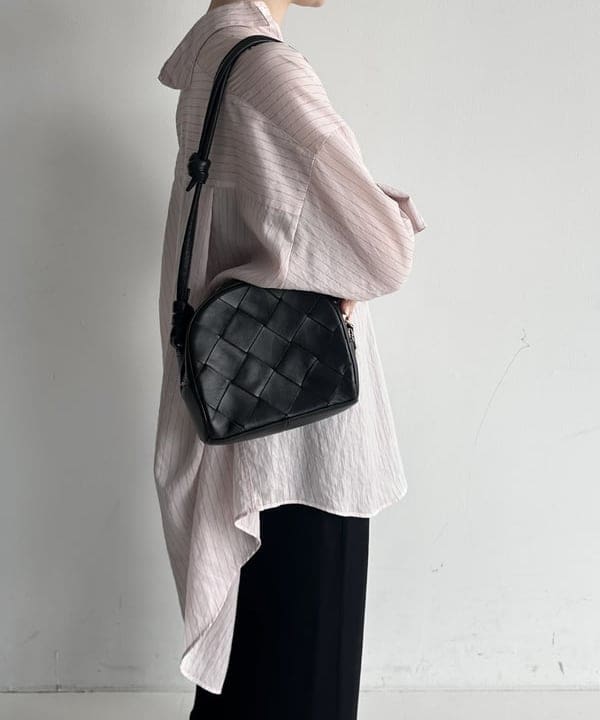 大浦 栞さんの「BEAMS WOMEN｜AK+1 / シアー ストライプ シャツ」を使ったコーディネート