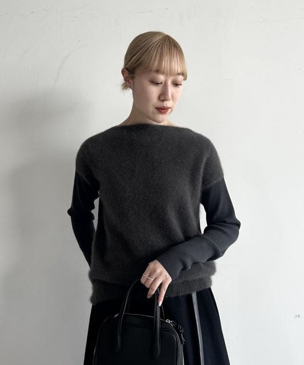 大浦 栞さんの「BEAMS WOMEN｜フェイクレザー シャツジャケット」を使ったコーディネート