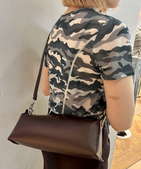 ナカノ アイさんの「BEAMS WOMEN｜カモフラ パターン ガーターベルト トップス」を使ったコーディネート