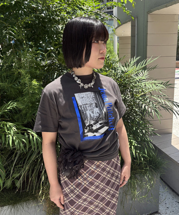 chikaさんの「BEAMS WOMEN｜【別注】GOOD ROCK SPEED / LIFE PC 箔プリント Tシャツ」を使ったコーディネート