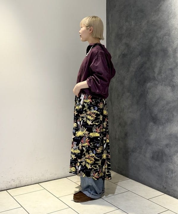 yokoyama shionさんの「BEAMS WOMEN｜【別注】SUN SURF / ギャザー ロング スカート」を使ったコーディネート