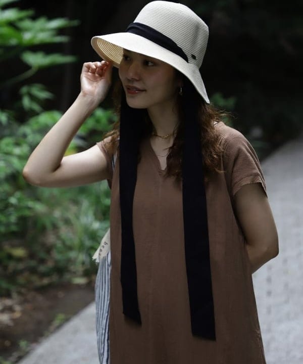 佐々木 南美さんの「BEAMS WOMEN｜ヨウリュウ Vネック フレンチスリーブ ワンピース」を使ったコーディネート