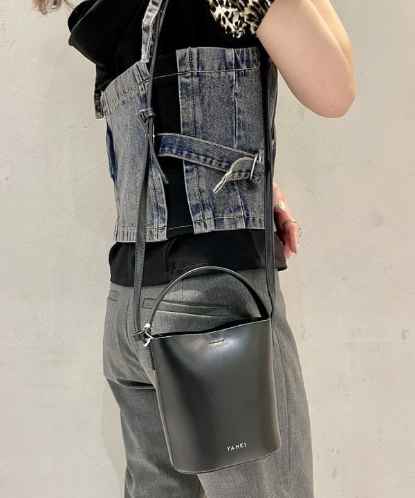 カタヤマ アヤさんの「BEAMS WOMEN｜ストレッチ カプリ パンツ」を使ったコーディネート