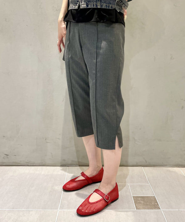 カタヤマ アヤさんの「BEAMS WOMEN｜ストレッチ カプリ パンツ」を使ったコーディネート