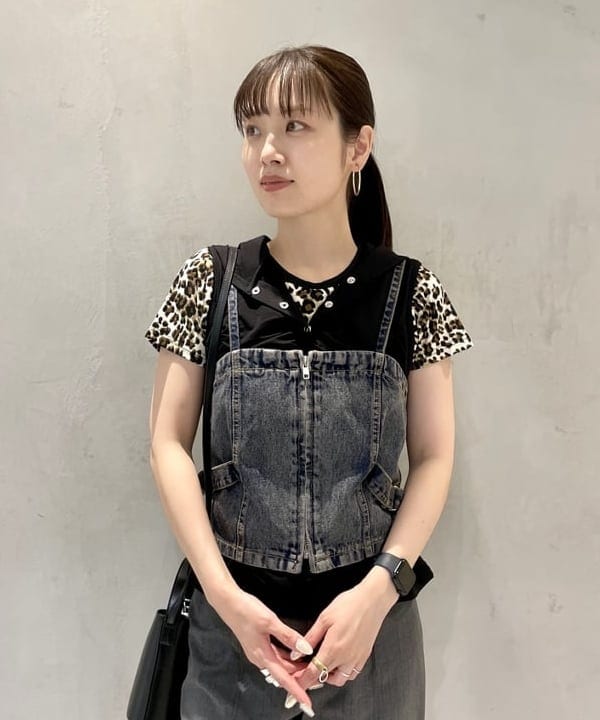 カタヤマ アヤさんの「BEAMS WOMEN｜ストレッチ カプリ パンツ」を使ったコーディネート