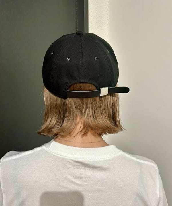 早川 萌子さんの「BEAMS WOMEN｜【別注】Kevin Cummins / 「Bjork」Photo T③」を使ったコーディネート