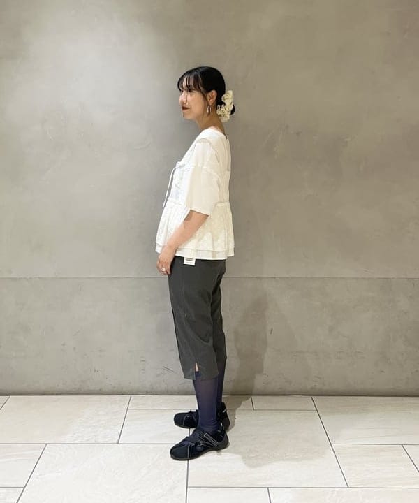SAEさんの「BEAMS WOMEN｜ストレッチ カプリ パンツ」を使ったコーディネート