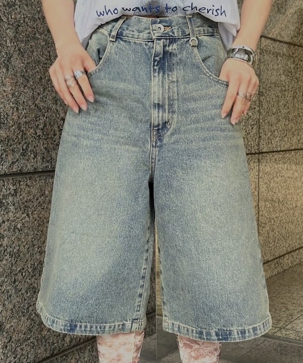 大槻 まひろさんの「BEAMS WOMEN｜デニム ハーフ パンツ」を使ったコーディネート