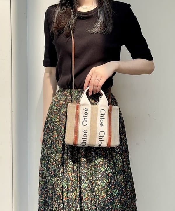 山田 千遥さんの「BEAMS WOMEN｜【別注】スタイリスト佐藤佳菜子 × SLOANE / クルーネック リブTシャツ」を使ったコーディネート