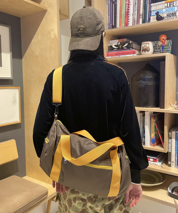 津藤 理佐子さんの「BEAMS WOMEN｜BEAMS BOY / 25mm WASH ベルト」を使ったコーディネート