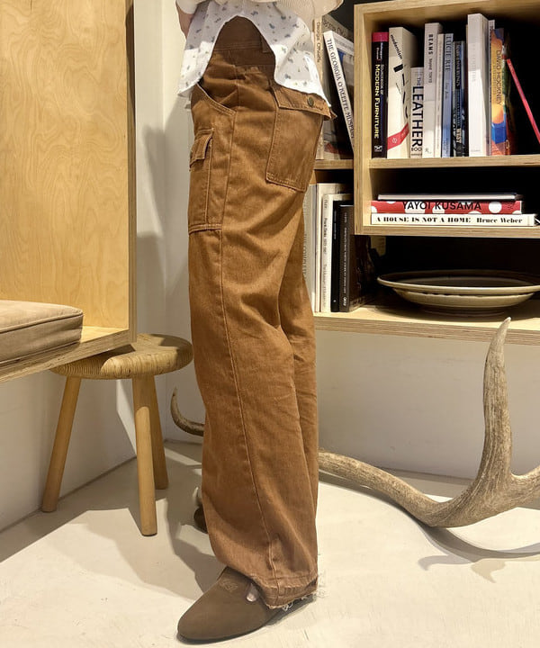 小原 もこさんの「BEAMS WOMEN｜ビッグ ボタンダウン シャツ」を使ったコーディネート