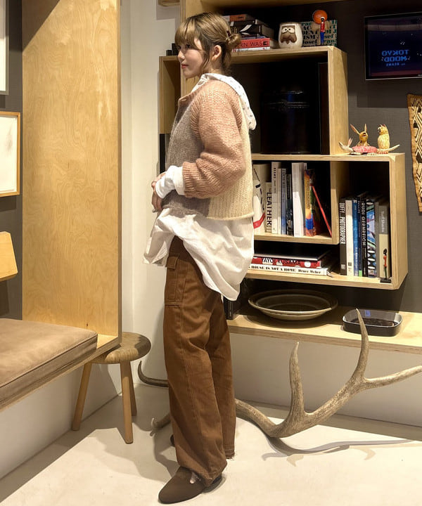 小原 もこさんの「BEAMS WOMEN｜ビッグ ボタンダウン シャツ」を使ったコーディネート