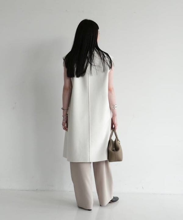 Ichika Hondaさんの「BEAMS WOMEN｜リバー ロングジレ」を使ったコーディネート