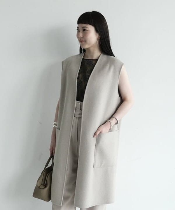 Ichika Hondaさんの「BEAMS WOMEN｜リバー ロングジレ」を使ったコーディネート