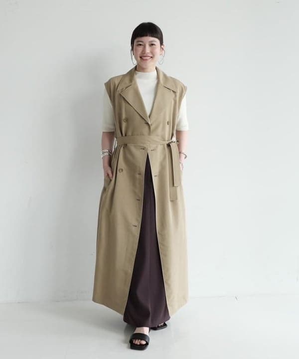 Ichika Hondaさんの「BEAMS WOMEN｜ノースリーブ ロングトレンチ ワンピース」を使ったコーディネート