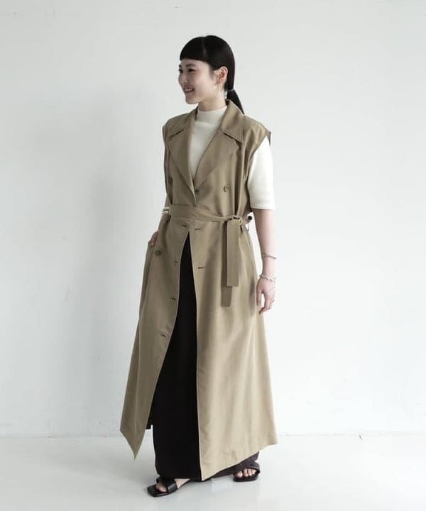 Ichika Hondaさんの「BEAMS WOMEN｜ノースリーブ ロングトレンチ ワンピース」を使ったコーディネート