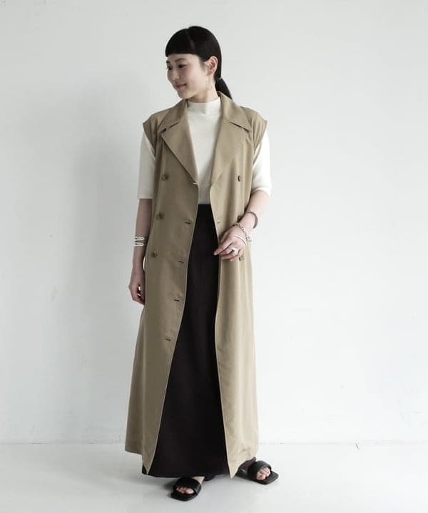 Ichika Hondaさんの「BEAMS WOMEN｜ノースリーブ ロングトレンチ ワンピース」を使ったコーディネート