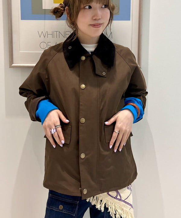 小原 もこさんの「BEAMS WOMEN｜ボーイ メッセージ ロングスリーブ Tシャツ」を使ったコーディネート