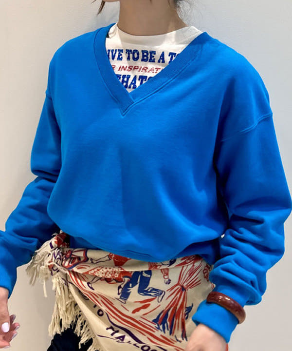 小原 もこさんの「BEAMS WOMEN｜ボーイ メッセージ ロングスリーブ Tシャツ」を使ったコーディネート