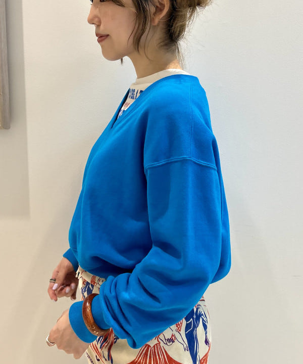 小原 もこさんの「BEAMS WOMEN｜ボーイ メッセージ ロングスリーブ Tシャツ」を使ったコーディネート