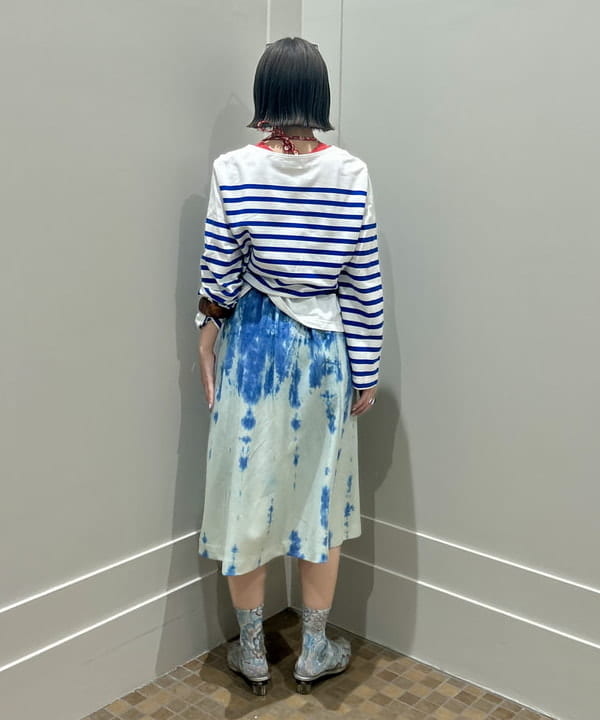 小原 もこさんの「BEAMS WOMEN｜ナバルボーダー ビッグ ボートネック カットソー」を使ったコーディネート