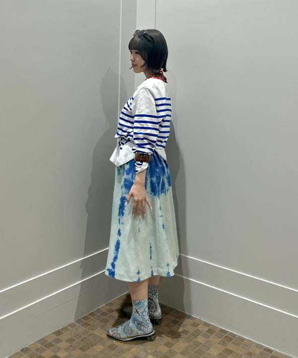 小原 もこさんの「BEAMS WOMEN｜ナバルボーダー ビッグ ボートネック カットソー」を使ったコーディネート