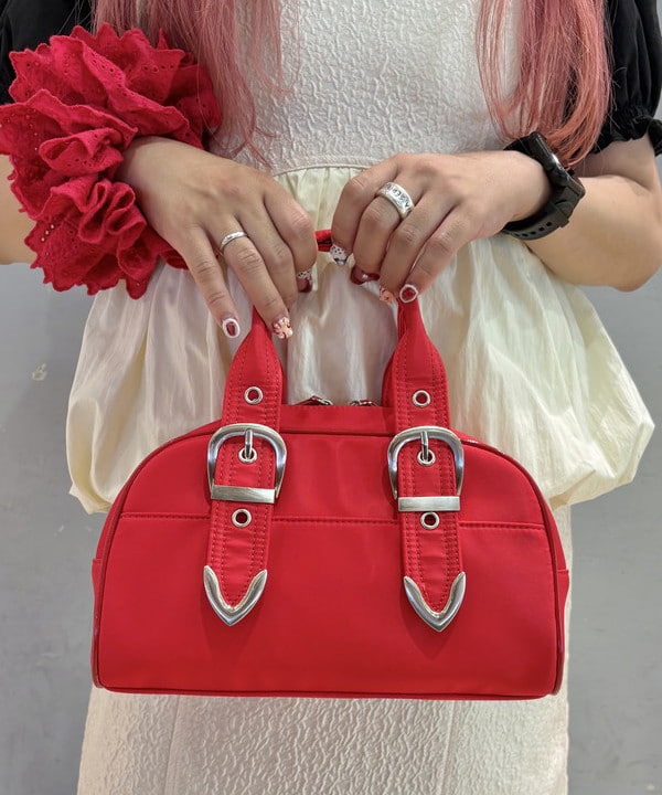 オカベ　アヤカさんの「BEAMS WOMEN｜バルーン ペプラム ワンピース」を使ったコーディネート