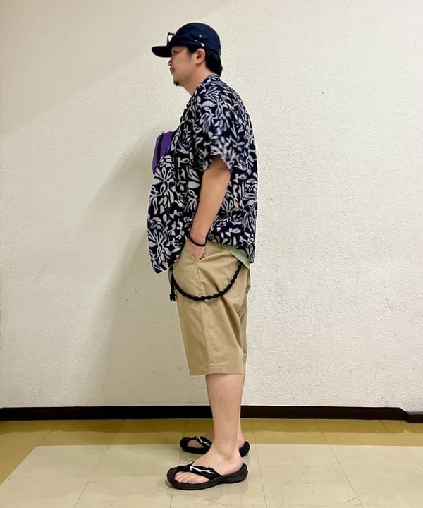 新里 京介さんの「BEAMS WOMEN｜BEAMS PLUS / 2 Pleats Shorts Twill」を使ったコーディネート