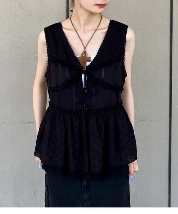 むりょさんの「BEAMS WOMEN｜レース ペプラム ノースリーブ ブラウス」を使ったコーディネート